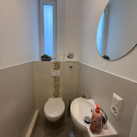 Schoenes Zimmer-2 Stuttgart-mitte Habitación en casa particular