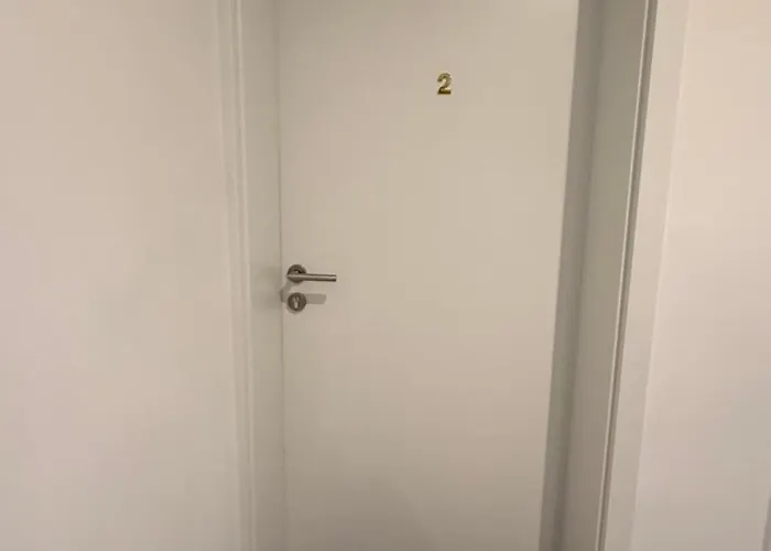 Privatunterkunft Schönes Zimmer-2 In Stuttgart-mitte *